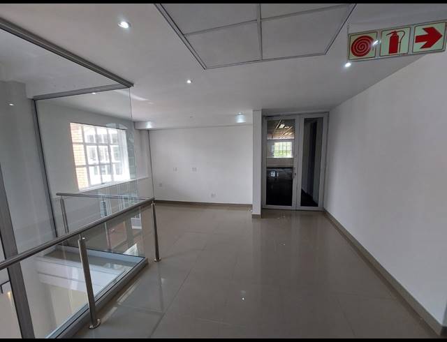 386M² OFFICE TO LET IN BRYANSTON